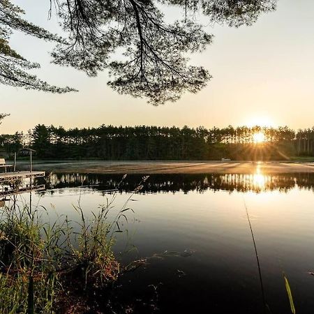 Lakefront Log Cabin Wloft, Kayaks, Canoe, Ev Black River Falls Exterior photo